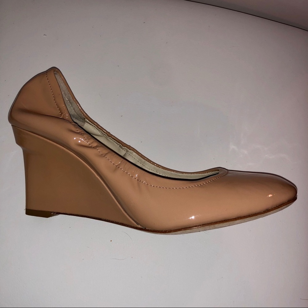 Nude Vera Wang Lavender Label  Wedge
